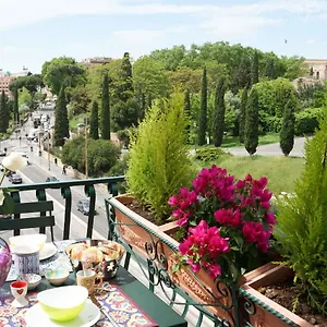 In Colosseo View Luxury Apartment Rome