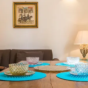 Prestigious Via Barberini Apartment Rome